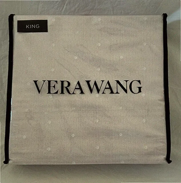 4 pc Vera Wang Eyelet Pink King Sheet Set NIP