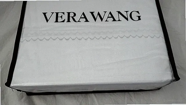 4 pc Vera Wang Simple Scallop Cal. King Sheet Set NIP
