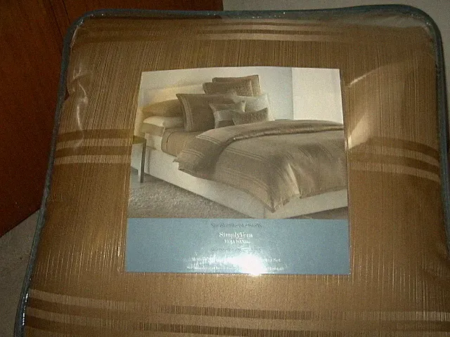 new Simply Vera Wang modern stripe 4pc QUEEN comforter SET gold kohls comfort