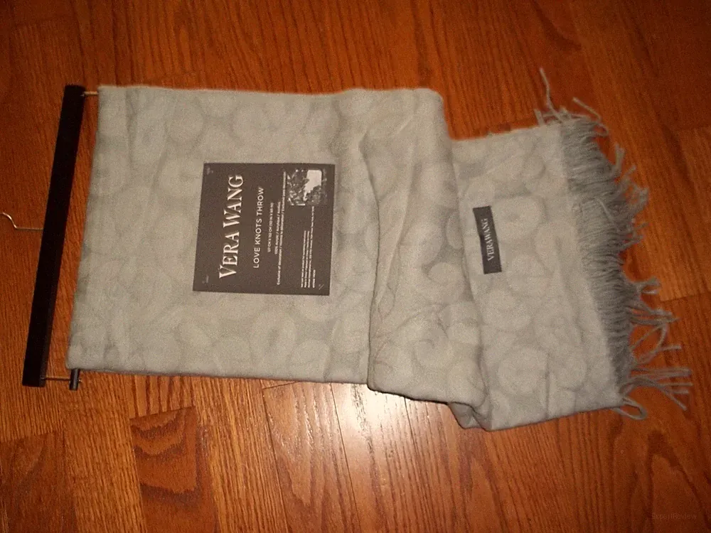 New Vera Wang Love Knots Grey Acrylic Fringed Throw 50x60