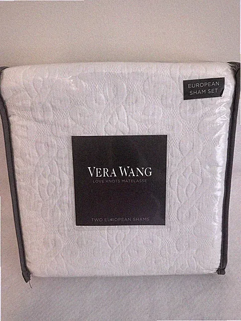 New - VERA WANG LOVE KNOTS MATELASSE 2 EUROPEAN SHAMS