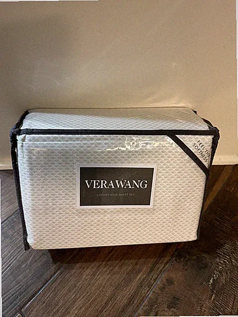 NIP Vera Wang Lace Ivory 800TC Luxury King Sheet Set 4Pc