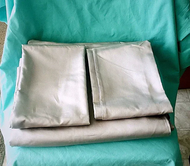 Simply Vera Vera Wang 600 TC King Flat Sheet + 2 Pilliwcases Gray Rhino