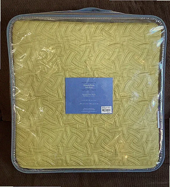 Simply VERA WANG Signature Dune Border Quilted COVERLET FULL/QUEEN NEW Green