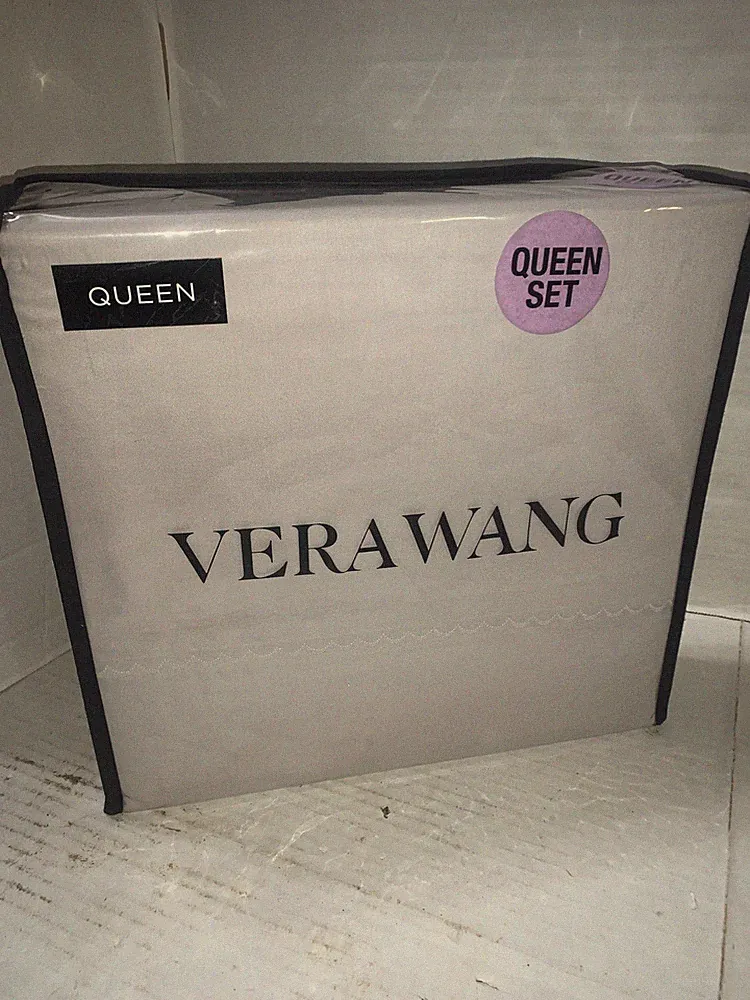 Vera Wang 4 Piece Queen Sheet Set Fitted Scallop Grey 100% Cotton Brand New NIP