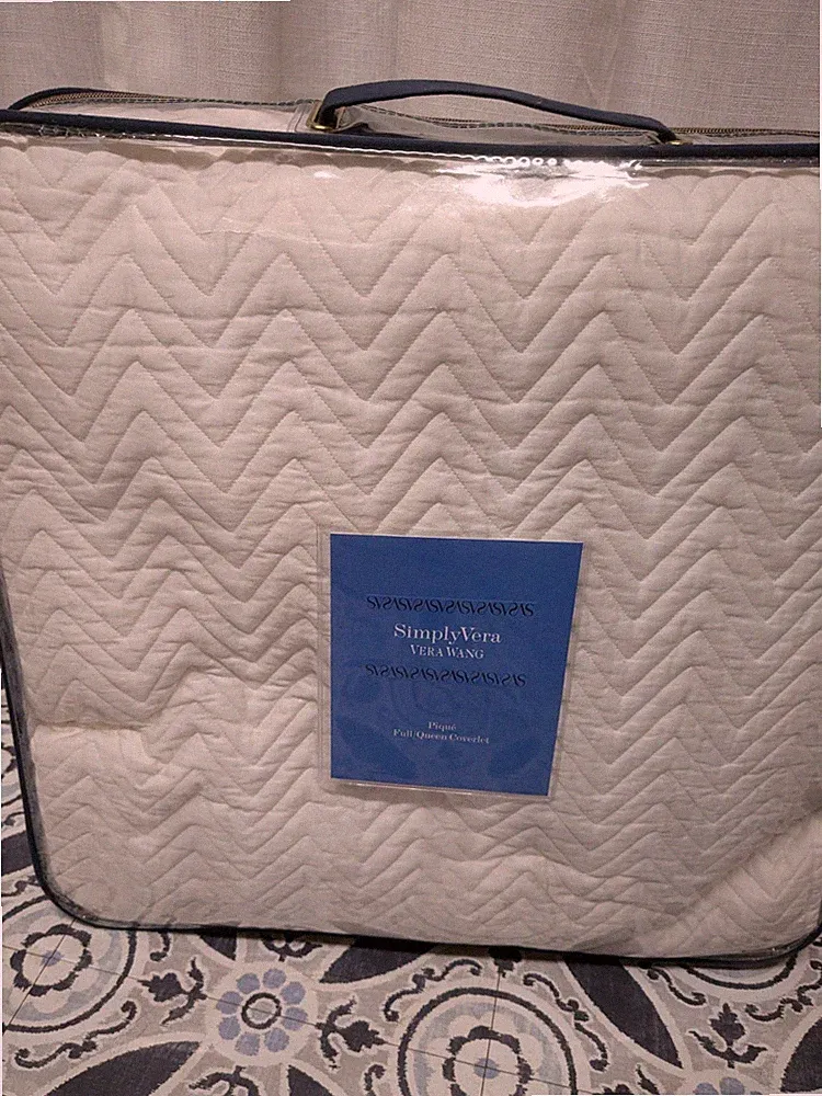 Vera Wang Cotton pique Coverlet White Queen Bedspread New