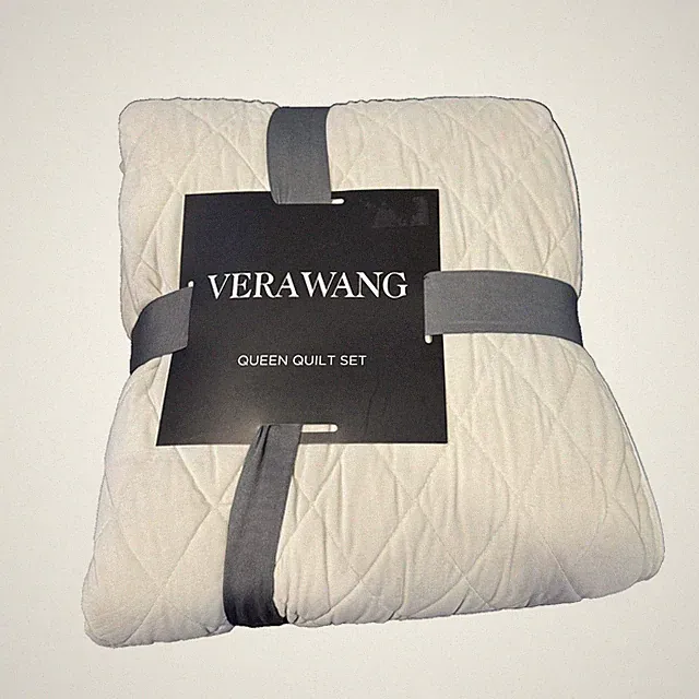 Vera Wang Queen Quilt Set with Shams