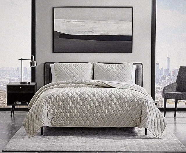 Vera Wang Quilt Set Diamond Velvet Natural Ivory, queen