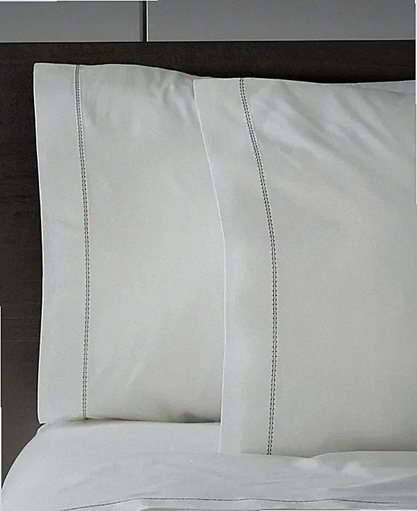 Vera Wang Solid White Soft Cotton 4 Piece Luxury King Sheet Set.